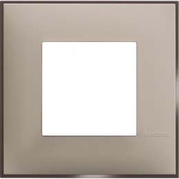 Рамка на 1 пост немецкий/итальянский стандарт - 2 модуля. Цвет Кремовый атлас. Bticino серия CLASSIA. R4802CS