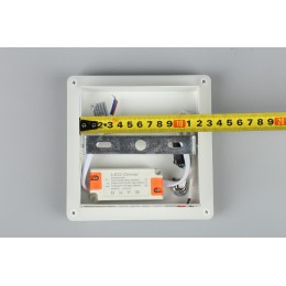 Настенный светодиодный светильник Omnilux Banbury OML-42611-10