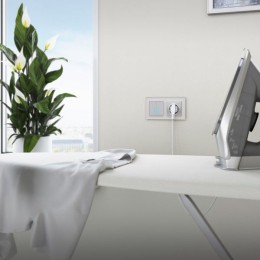 W1171606 Умная встраиваемая розетка с заземлением с защитными шторками серебряная  Werkel a056420