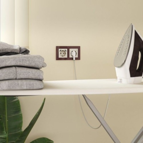 W1171603 Умная встраиваемая розетка с заземлением с защитными шторками слоновая кость Werkel a056421