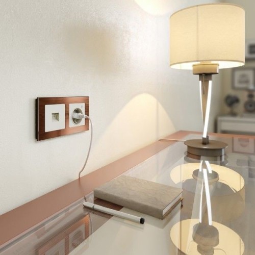 W1171603 Умная встраиваемая розетка с заземлением с защитными шторками слоновая кость Werkel a056421