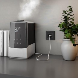 W1171608 Умная встраиваемая розетка с заземлением с защитными шторками (черный матовый) Werkel a056422