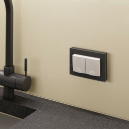 W1172203 Розетка двойная влагозащ. с зазем. с защит. крышками и шторками (слоновая кость) Werkel a057279