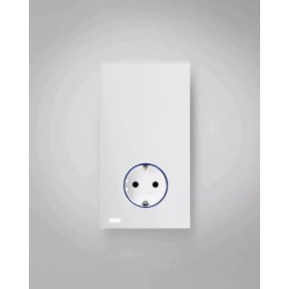 Hub Pro iO с розеткой Schuko 2Р+Е 16А 230В~ белый глянец Simon 100, 10034108-130