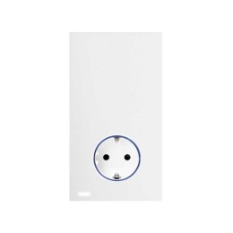 Hub Pro iO с розеткой Schuko 2Р+Е 16А 230В~ белый матовый Simon 100, 10034108-230