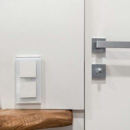 W1113001 Перекрестный переключатель одноклавишный (белый) Antik Werkel a051117