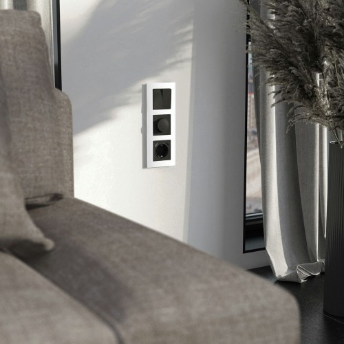 W0033101 Рамка на 3 поста Senso (белый, стекло soft-touch) Werkel a064566 W0033101