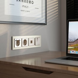 Рамка на 4 поста Senso (шампань, стекло soft-touch) Werkel W0043111 a064579