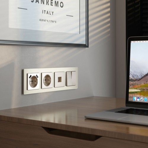 Рамка на 4 поста Senso (шампань, стекло soft-touch) Werkel W0043111 a064579