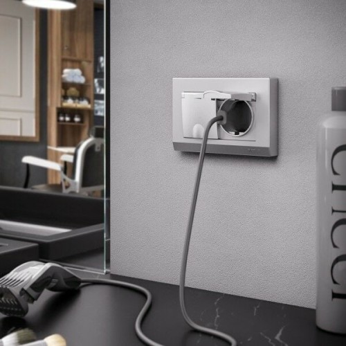 W1172209 Розетка двойная влагозащ. с зазем. с защит. крышками и шторками (шампань рифленый) Werkel a057288