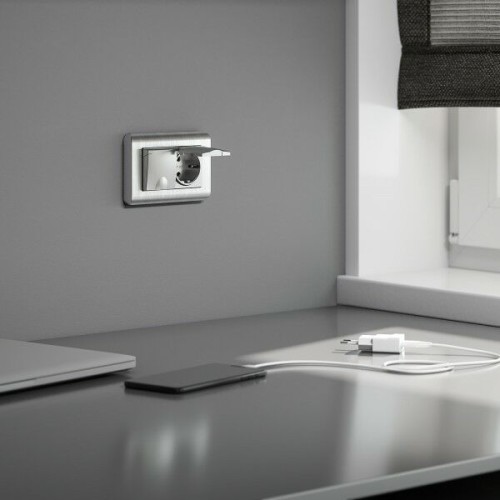 W1172206 Розетка двойная влагозащ. с зазем. с защит. крышками и шторками (серебряная) Werkel a057285