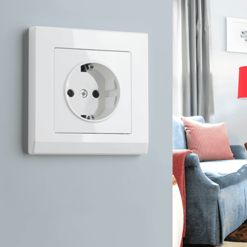 W1171101 Розетка с заземлением и шторками (белая) Antik Werkel a051139