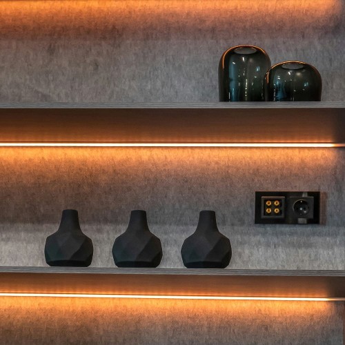 W1171108 Розетка с заземлением и шторками  (черный матовый) Antik Werkel a051622