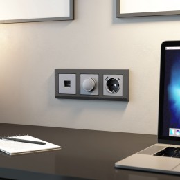 W1171765 Розетка с заземлением, шторками и USB тип A+C (серебряный матовый) Werkel a063618