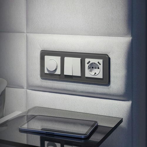 W1171561 Розетка с заземлением, шторками и USBх2 (белый матовый) Werkel a062406