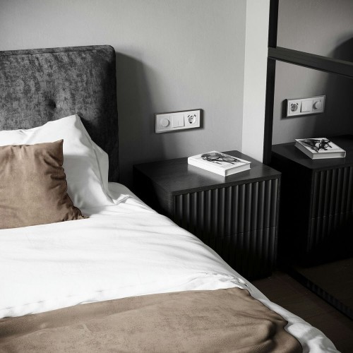 W1171561 Розетка с заземлением, шторками и USBх2 (белый матовый) Werkel a062406