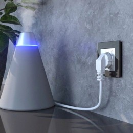 W1171606 Умная встраиваемая розетка с заземлением с защитными шторками серебряная  Werkel a056420