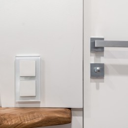 W1113001 Перекрестный переключатель одноклавишный (белый) Antik Werkel a051117