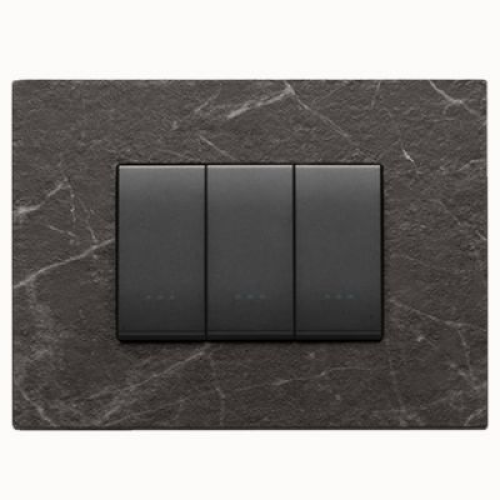 22653.53 Рамка Eikon EXE Черная Маркуина 3-модульная Vimar