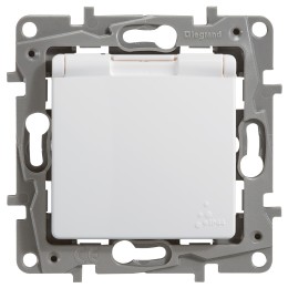 672232 Розетка 2К+З IP 44 с откидной крышкой и шторками - немецкий стандарт - автоматические зажимы - 16 А - 250 В~ - Etika - белый Legrand