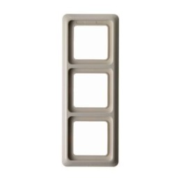 1330 Рамка с уплотнением IP44 Белый с блеском 3-постовая Berker