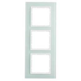 10136909 Рамка B.7 Полярная белизна, стекло 3-постовая вертикальная Berker