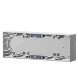 10537009 Коробка для наружного монтажа, 3-местная цвет: полярная белизна, с блеском K.1 Berker