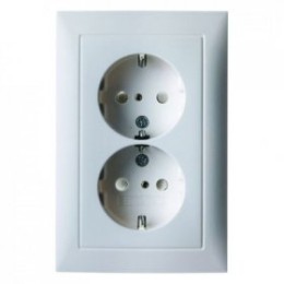 47548989 Двойная штепсельная розетка SCHUKO, цельная цвет: полярная белизна, с блеском S.1 Berker