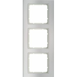 10133904 Рамка B.3 Алюминий / Полярная белизна 3-постовая вертикальная Berker