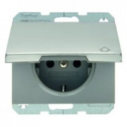 47517104 Штепсельная розетка SCHUKO с откидной крышкой цвет: нержавеющая сталь K.5 Berker