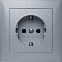 47229939 Штепсельная розетка SCHUKO с крышкой цвет: алюминий, матовый S.1 Berker