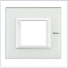 HA4802VBB Рамка Axolute Квадрат Белое стекло 2-модульная Bticino