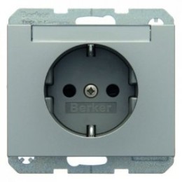 47387004 Штепсельная розетка SCHUKO с полем для надписей цвет: стальной, лак K.5 Berker