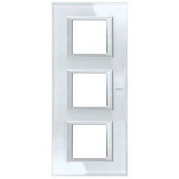 HA4802M3VSW Рамка Axolute Квадрат Whice 2+2+2 модуля вертикальная Bticino