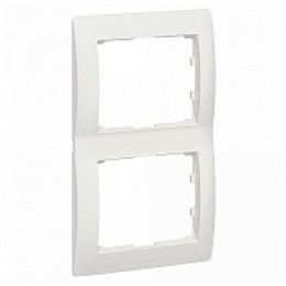 10136919 Рамка B.7 Полярная белизна 3-постовая Berker