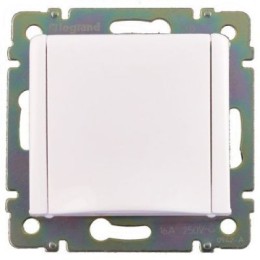 774422 Valena Розетка 1-ая с/з с крышкой Legrand