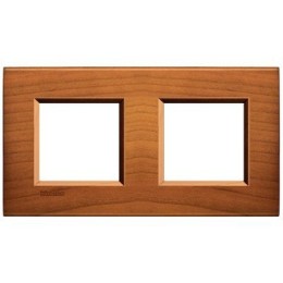 LNA4802M2LCA Рамка LivingLight Квадрат Американская вишня 2+2 модуля Bticino