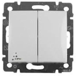 770098 Valena Переключатель промежуточный 10A IP45 Legrand