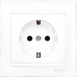 774423 Valena Розетка 1-ая с/з литая Legrand