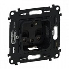753028 Valena INMATIC. Силовая розетка 2К+З 16А 250В со увеличенными винтовыми зажимами 6кв. мм. С защитными шторками. Legrand 753028 Valena INMATIC. Силовая розетка 2К+З 16А 250В со увеличенными винтовыми зажимами 6кв. мм. С защитными шторками. Legrand