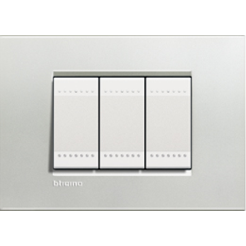 LNA4802AG Рамка LivingLight Квадрат Серебро 2-модульная Bticino