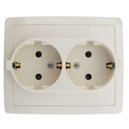 1590451-031 Розетка двойная с заземлением Schuko с защитными шторками, винтовой зажим, 16А 250В, слоновая кость Simon 15