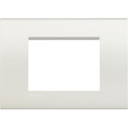 LNA4803BI Рамка LivingLight Квадрат Белый 3 модуля Bticino