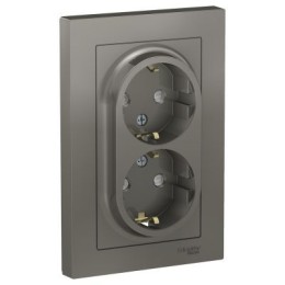 ATN000946 Atlasdesign Розетка с заземл. со шторками с крышкой, 16А, IP20, механизм, Сталь Schneider Electric