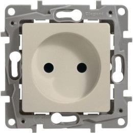 672334 Розетка 2К со шторками - немецкий стандарт - винтовые зажимы - 16 А - 250 В~ - Etika - слоновая кость Legrand