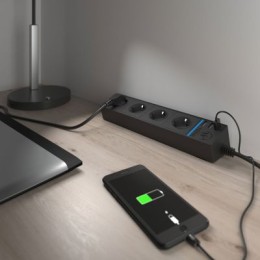 WL20-04-03 Розеточный блок 4-х местный + 3 USB черный Diamant Werkel a039975