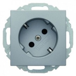 47271404 Штепсельная розетка SCHUKO 45° цвет: алюминий, матовый B.1/B.7 Glas Berker