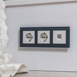 WL01-Frame-03 Рамка на 3 поста (серый,стекло) Favorit Werkel a030777