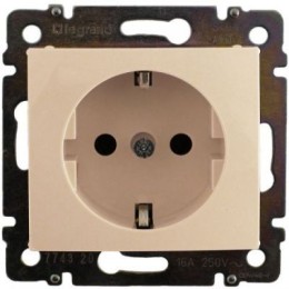 774320 Valena Розетка 1-ая с/з Legrand
