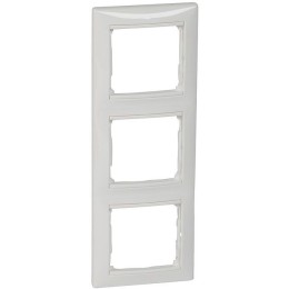 774453 Рамка Valena Белый 3-постовая вертикальная Legrand